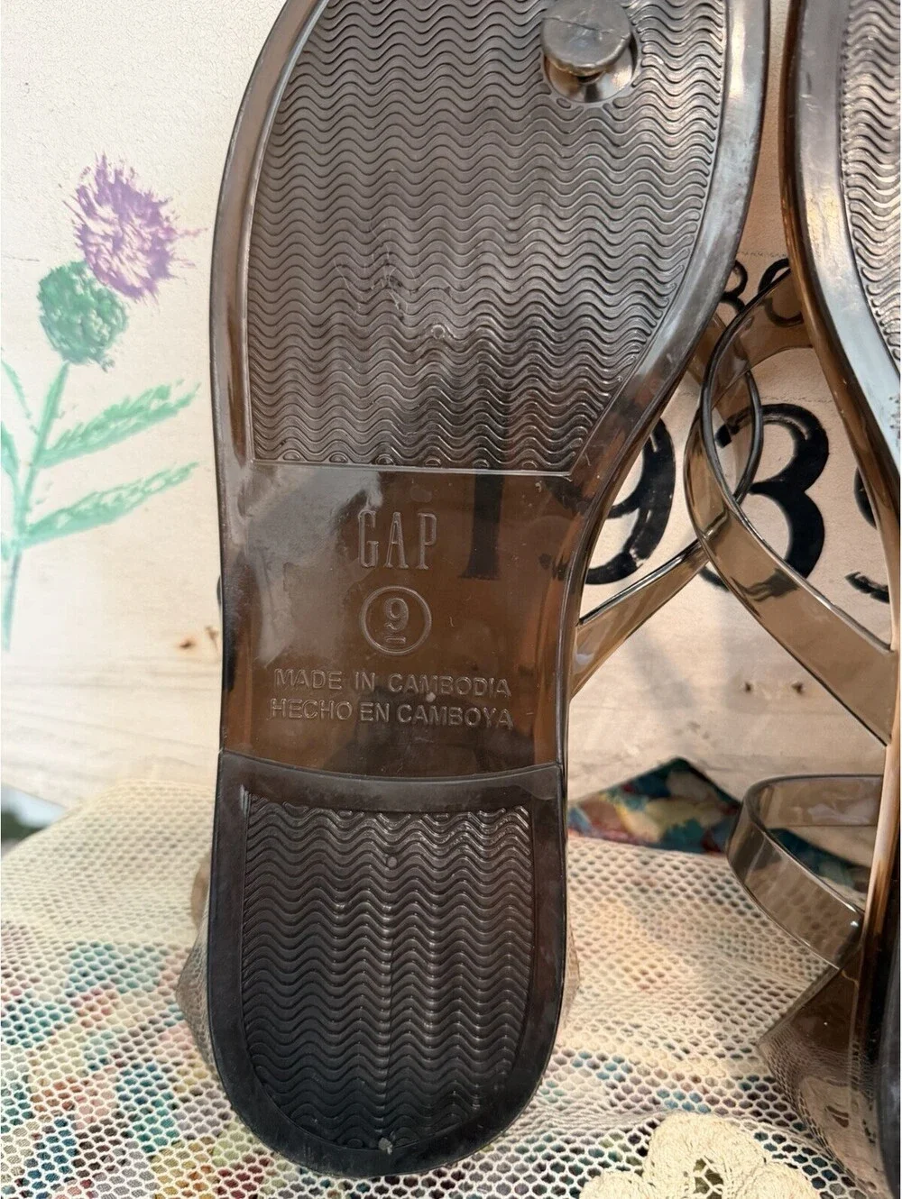 GAP Summer 2026 T-Strap Jelly Thong Sandals Flip Flops Shoes Amber Wood Womens 9